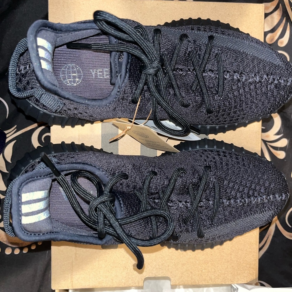 Yeezy 350 All Black Sneakers 5.5